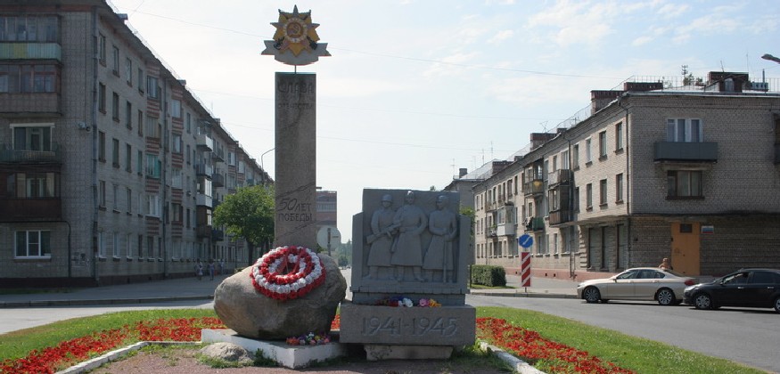 Электрик на улице Победы (Ломоносов) Электрик на улице Победы (Ломоносов)